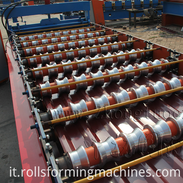 Roof panel roll forming machine (4) Roof panel roll forming machine (4)
